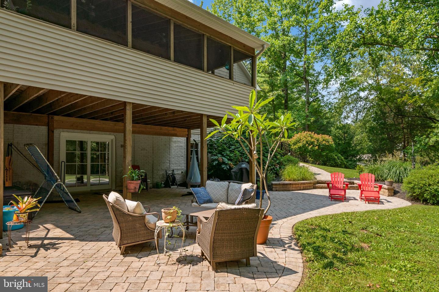 5223 Grenock Dr Property Photo 9