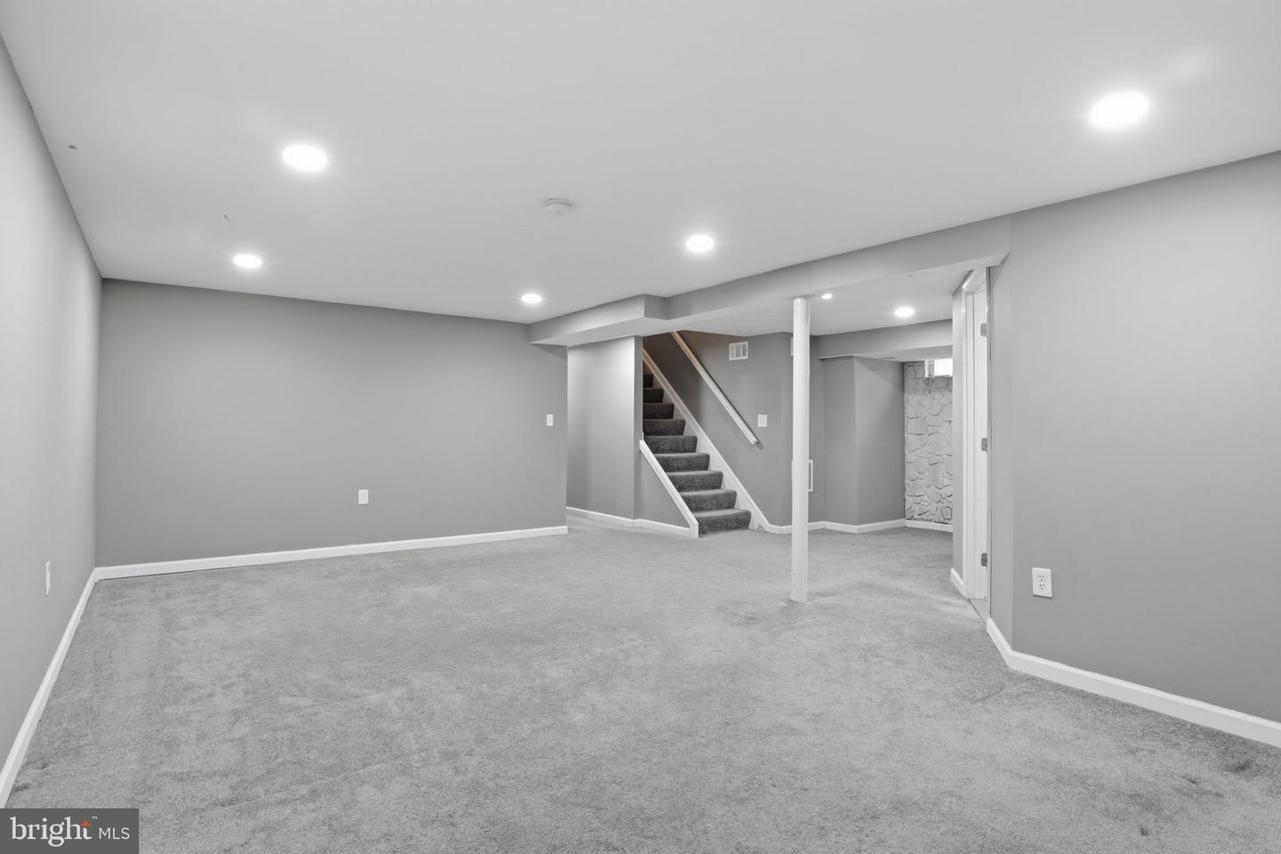 205 Hollywood Ct Property Photo 23