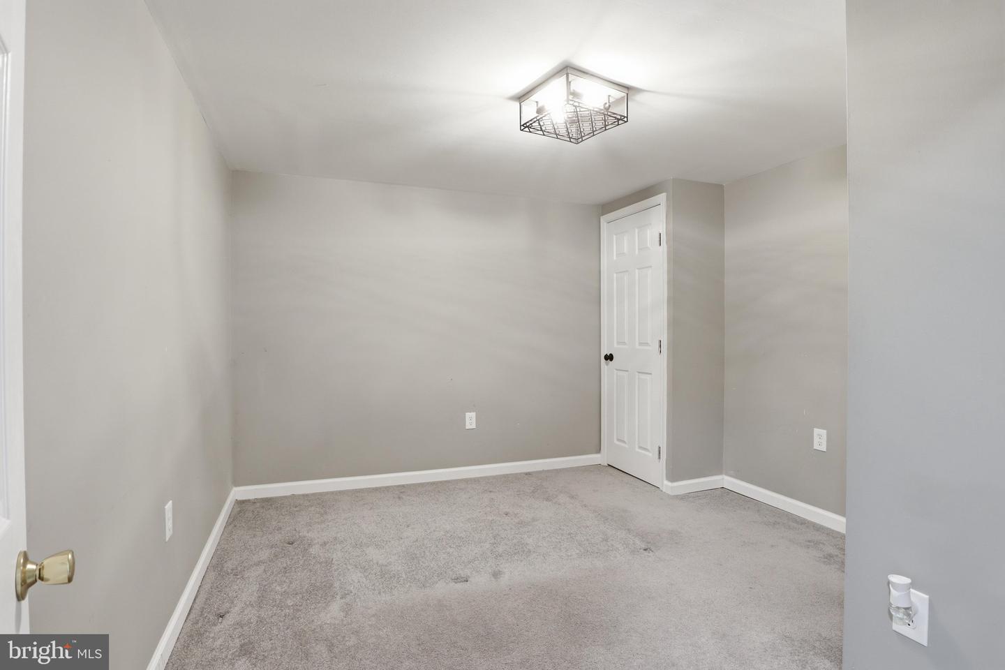 205 Hollywood Ct Property Photo 27