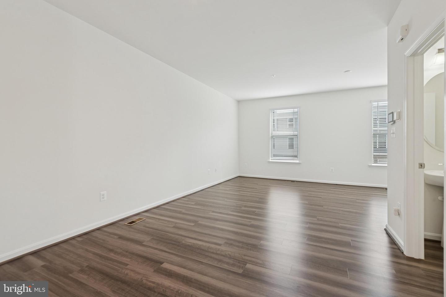 7812 Wolf Run Ln Property Photo 11