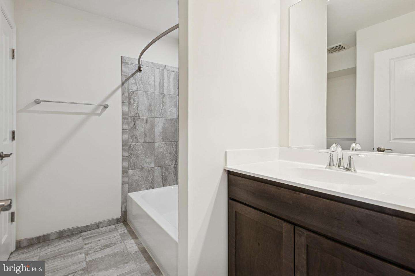 7812 Wolf Run Ln Property Photo 22