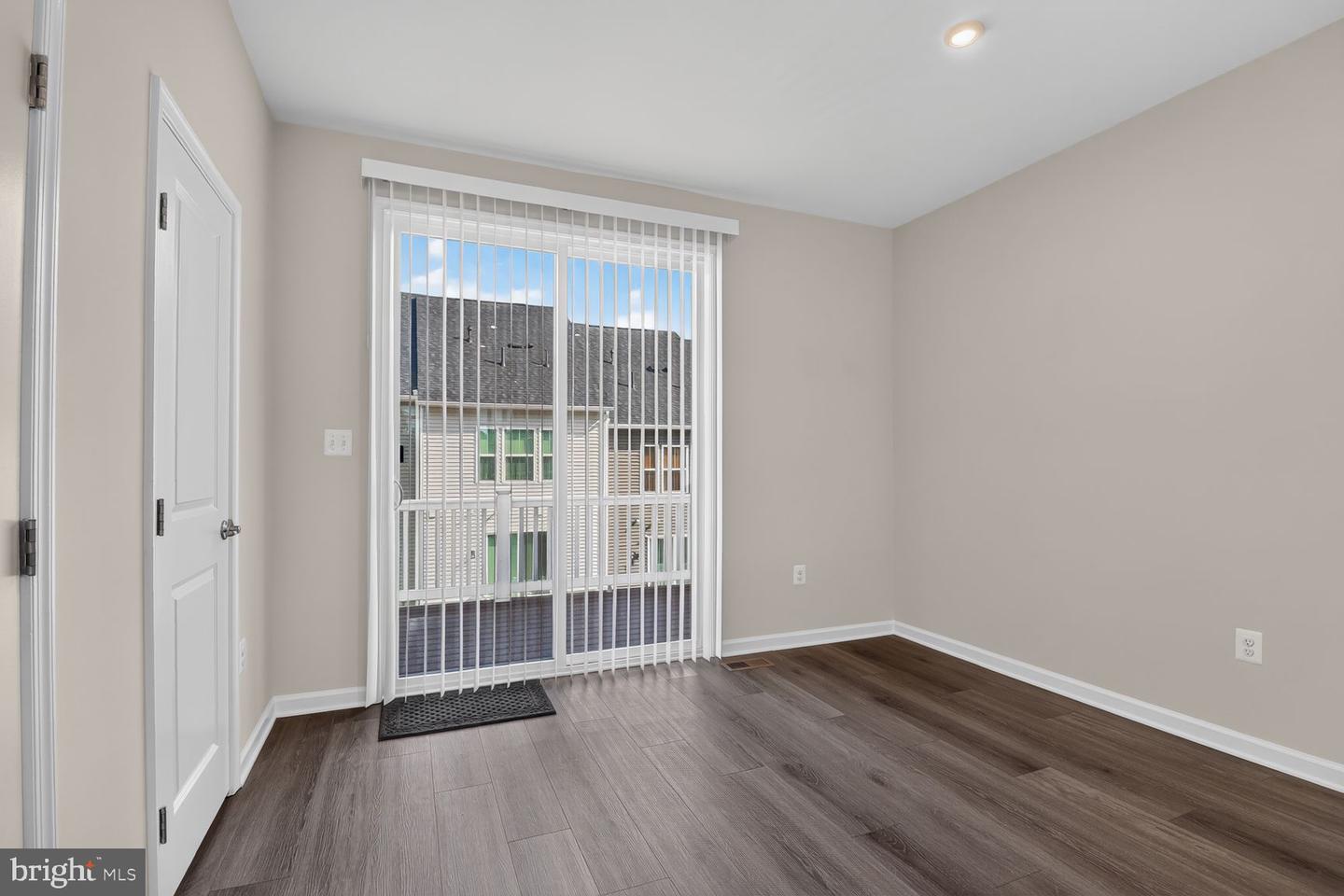168 Woodgate Cir Property Photo 10