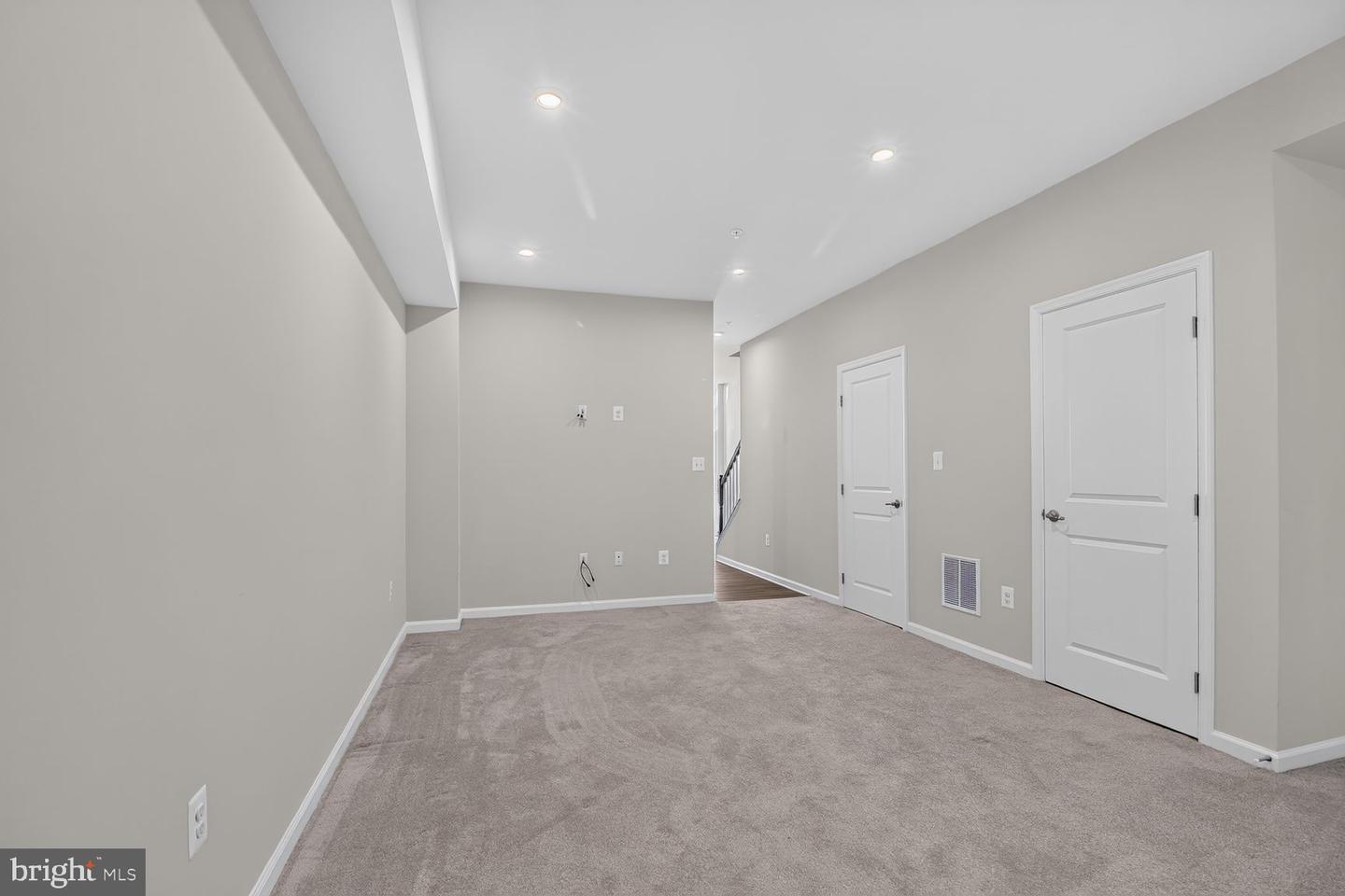 168 Woodgate Cir Property Photo 12