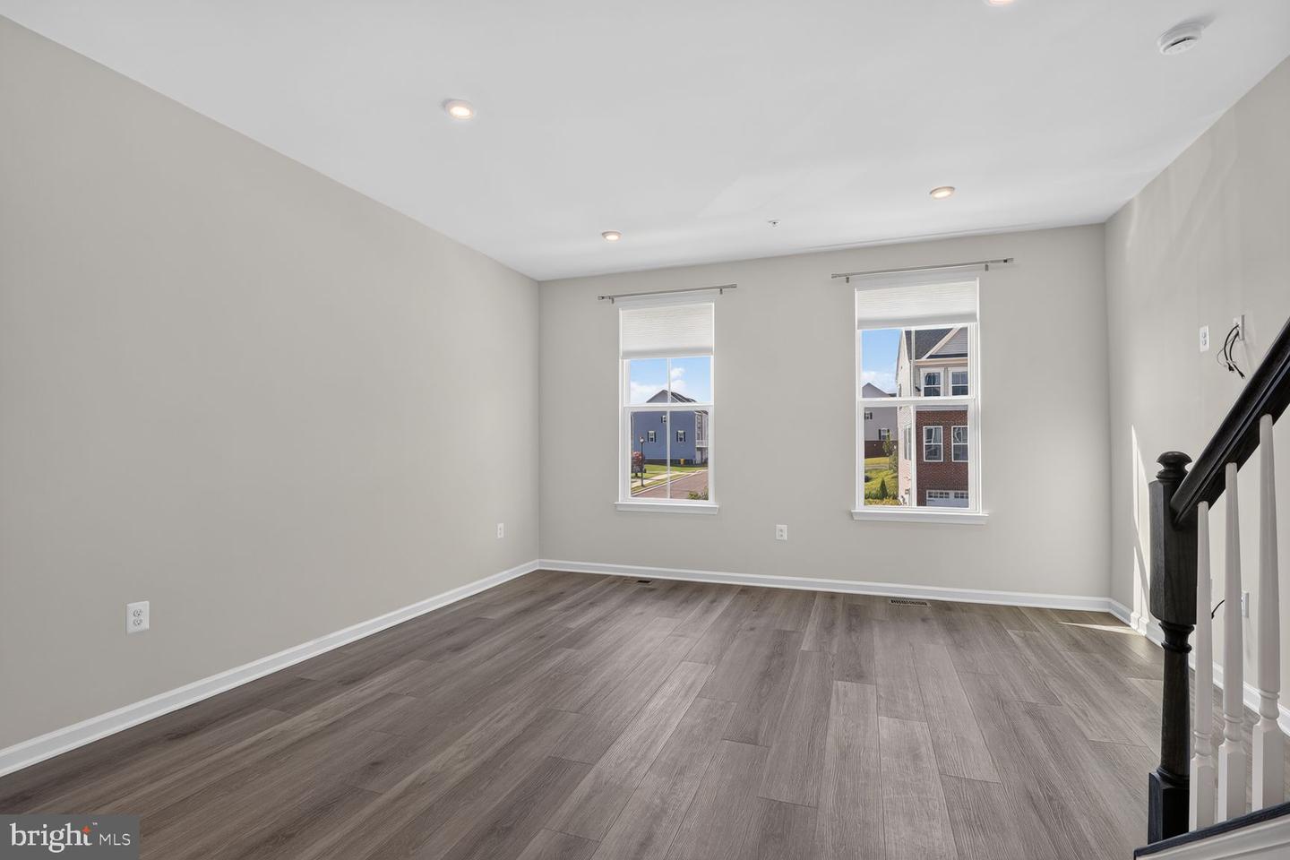 168 Woodgate Cir Property Photo 13