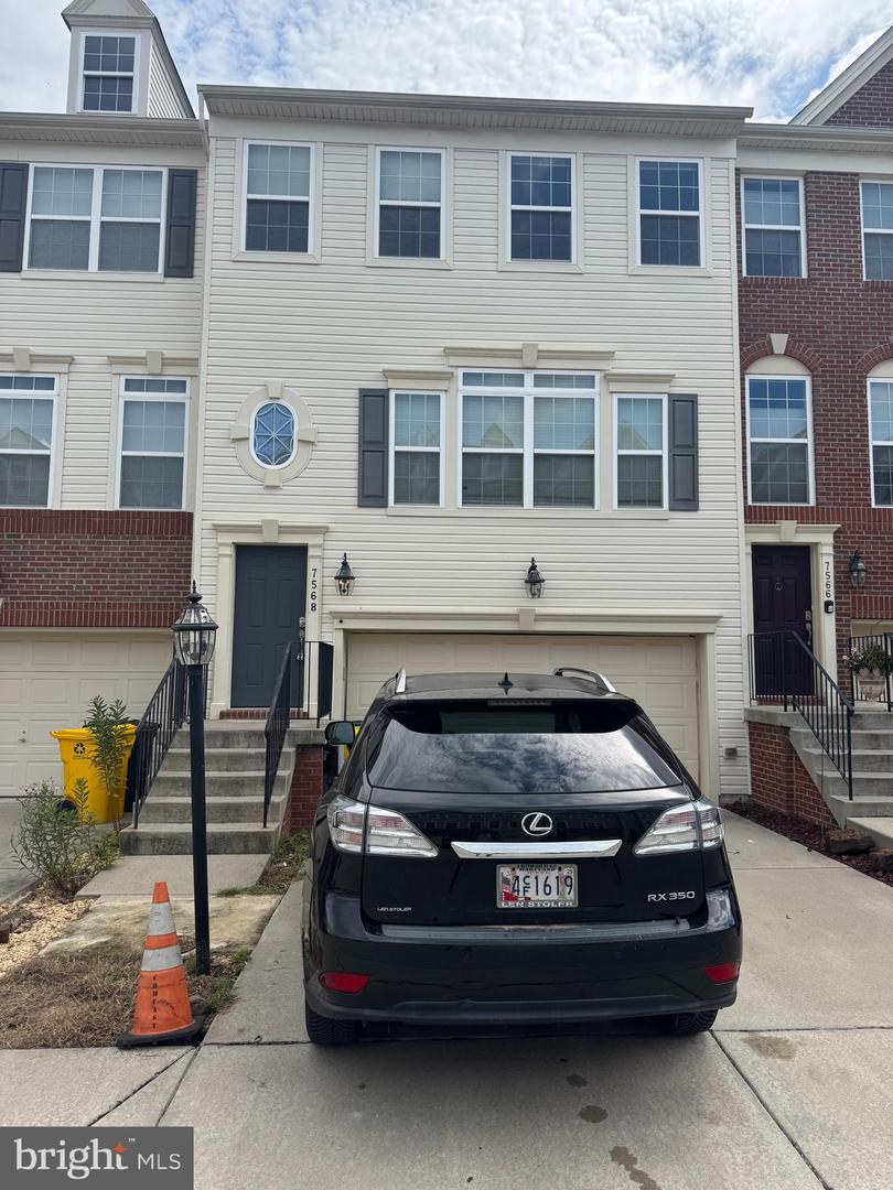 7568 STONEHOUSE RUN DR Property Photo 1
