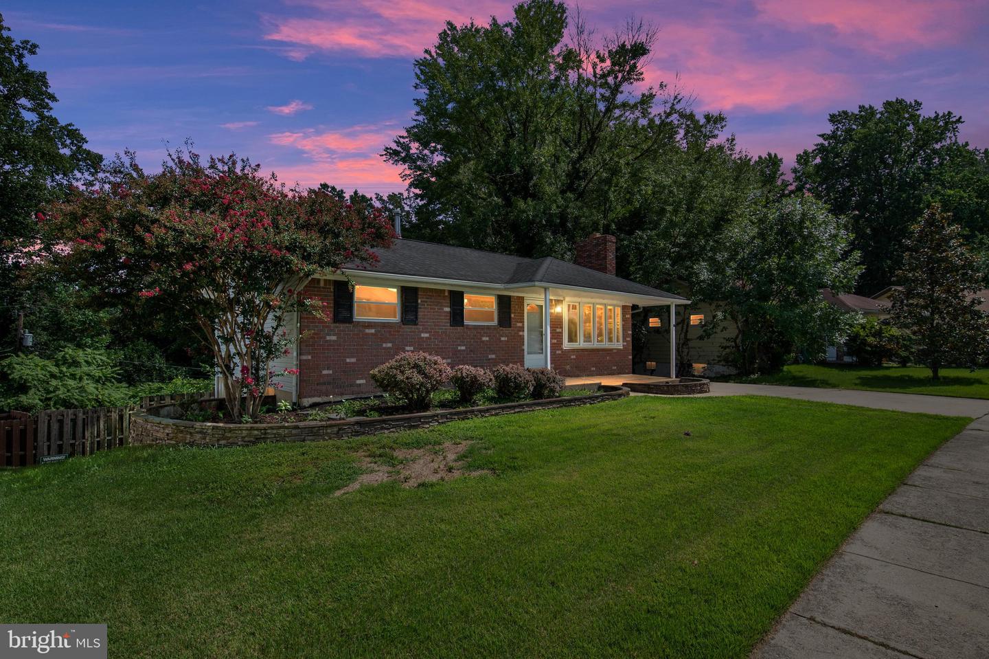 541 CRESTPARK DR Property Photo 1