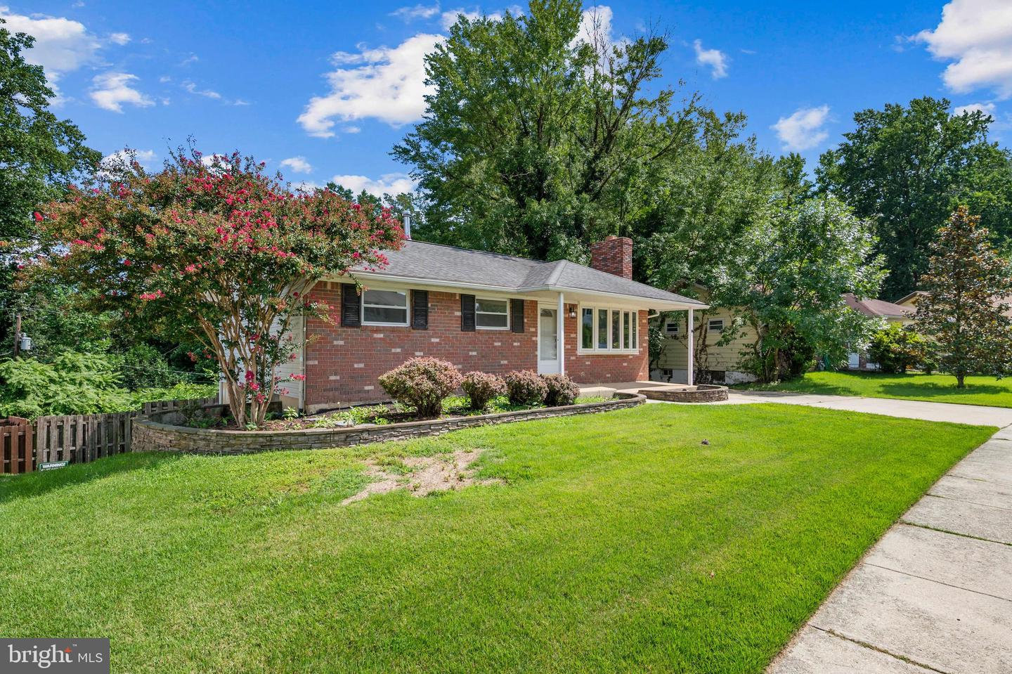 541 Crestpark Dr Property Photo 3