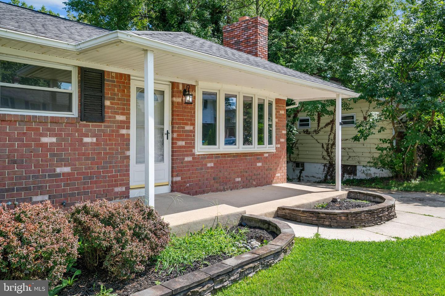 541 Crestpark Dr Property Photo 4