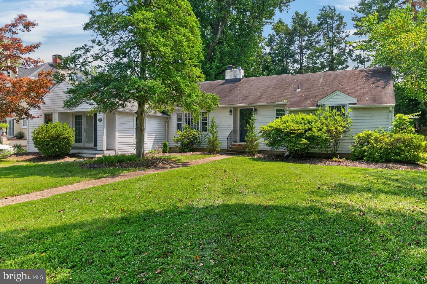 111 Wardour Dr Property Photo 6