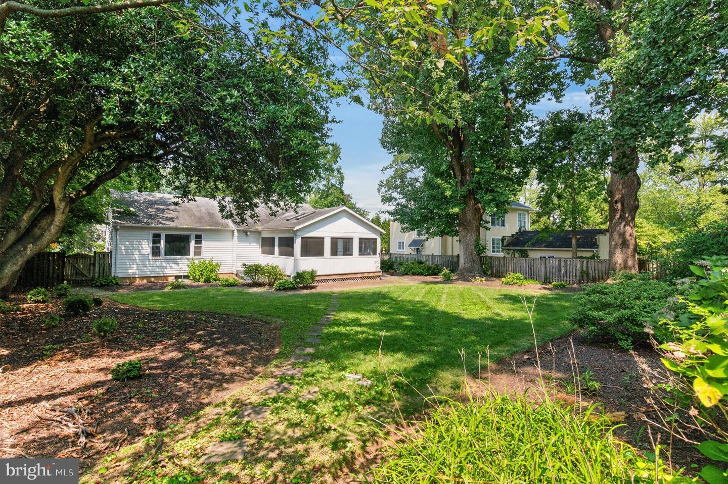111 Wardour Dr Property Photo 13