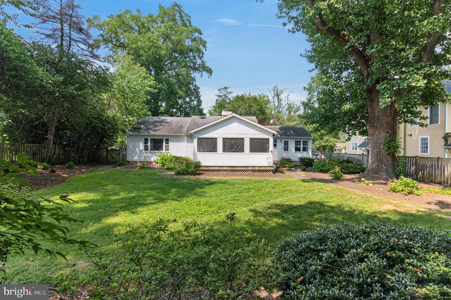 111 Wardour Dr Property Photo 14