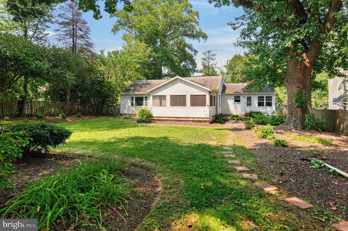 111 Wardour Dr Property Photo 15