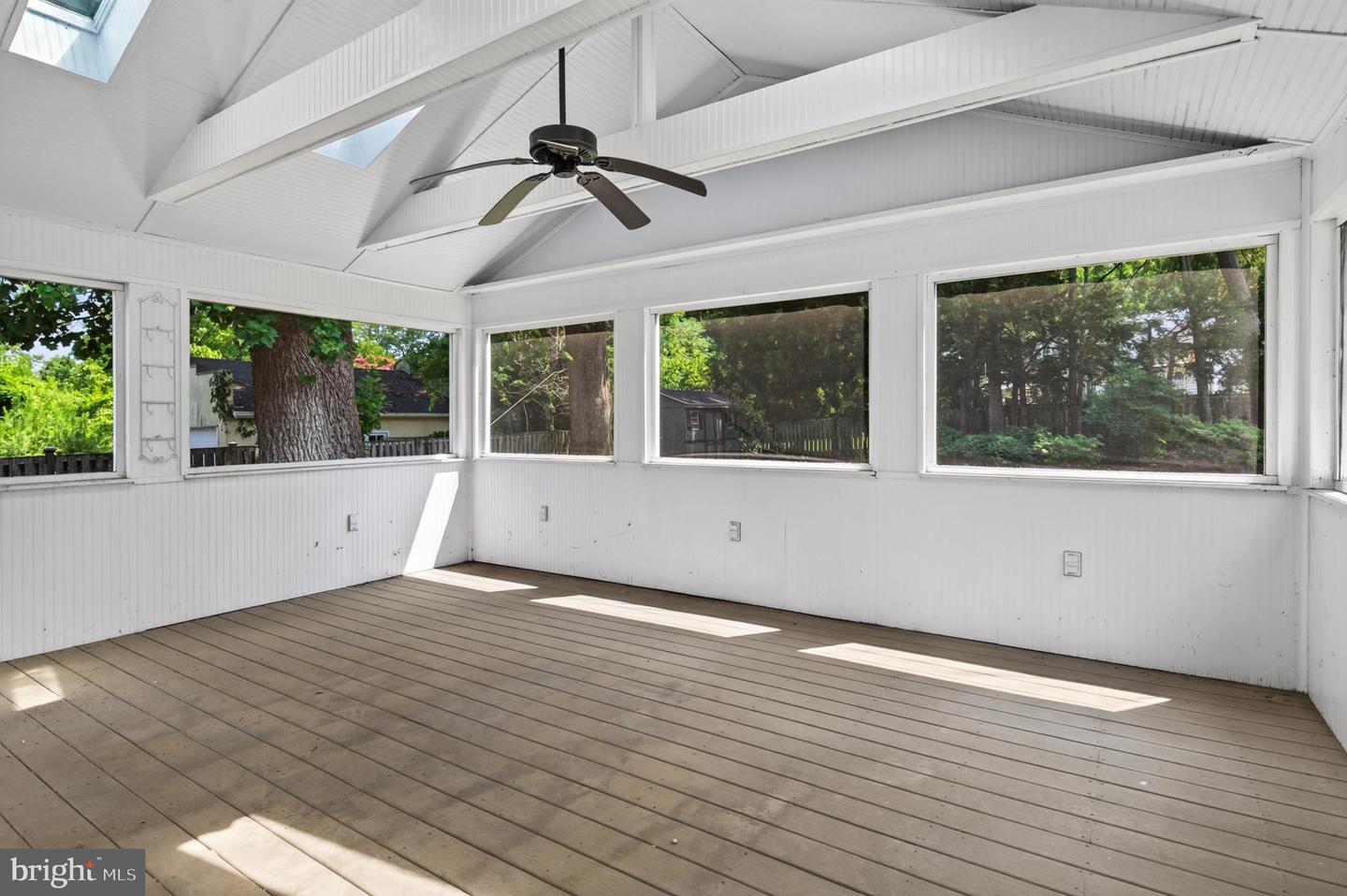 111 Wardour Dr Property Photo 32