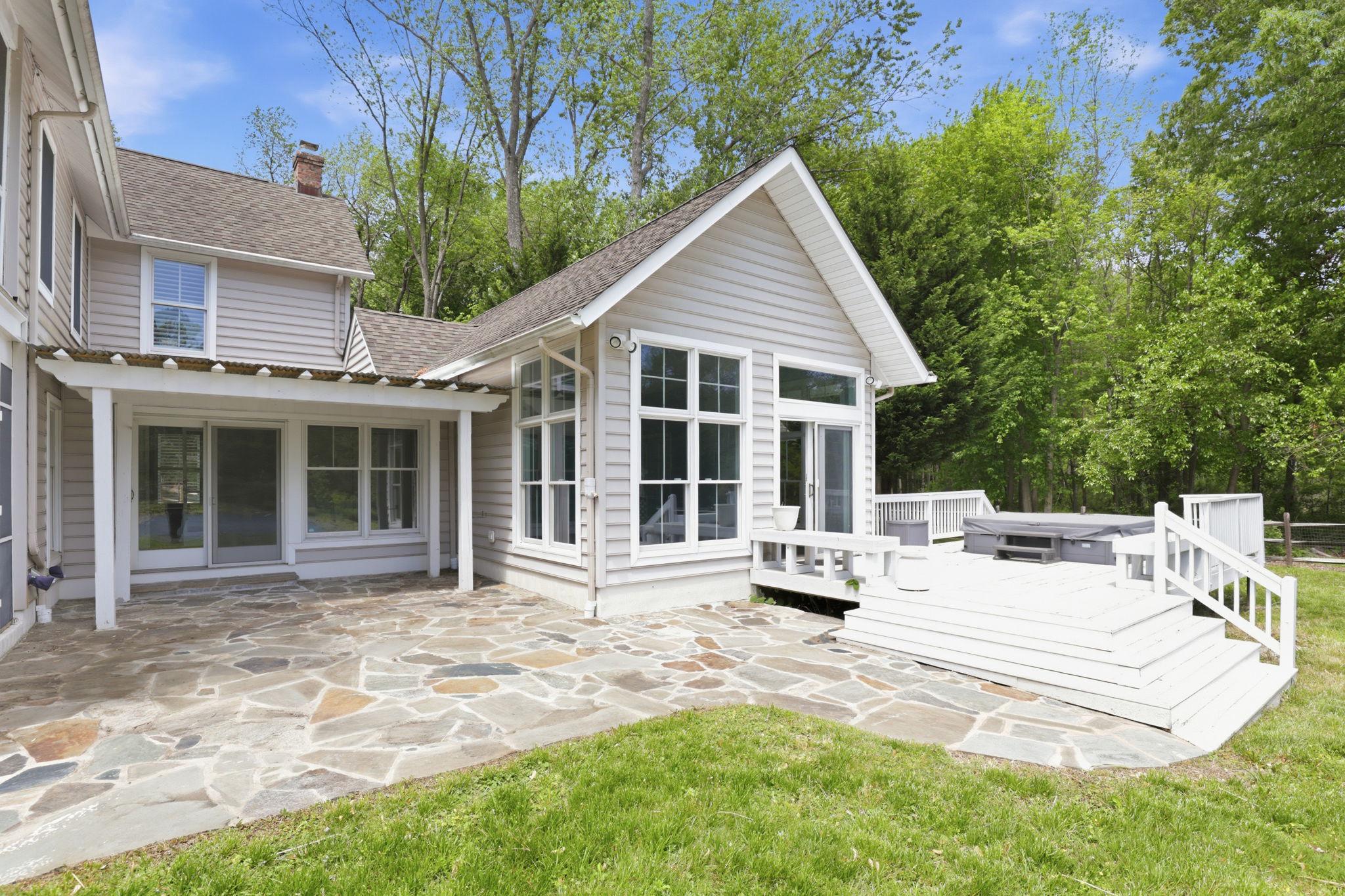5865 Deale Beach Rd Property Photo 13
