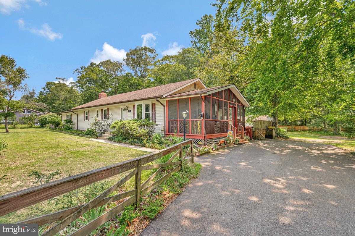 893 Harwood Rd Property Photo 1
