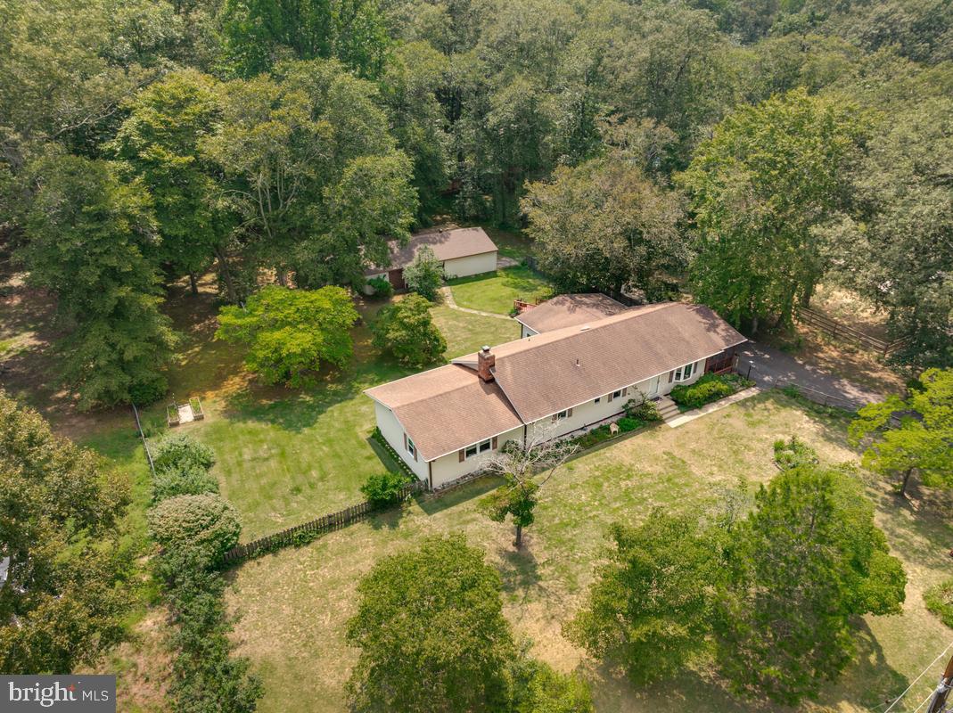 893 Harwood Rd Property Photo 2