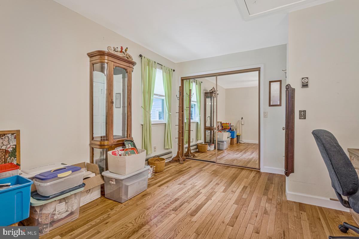 893 Harwood Rd Property Photo 22