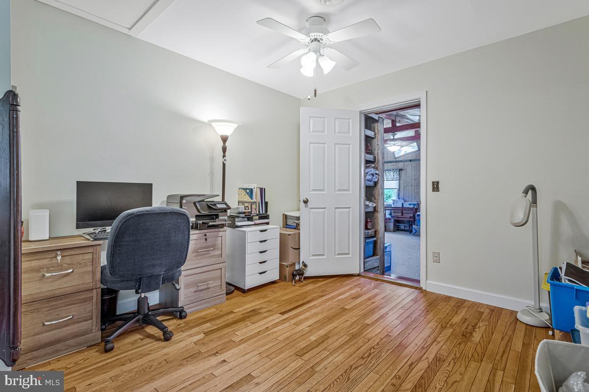 893 Harwood Rd Property Photo 23