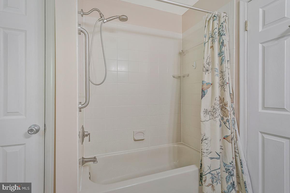 893 Harwood Rd Property Photo 25