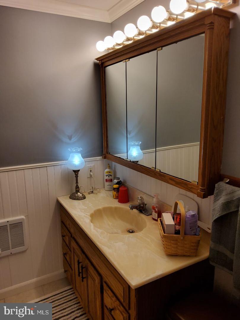 1222 Hillside Rd Property Photo 8