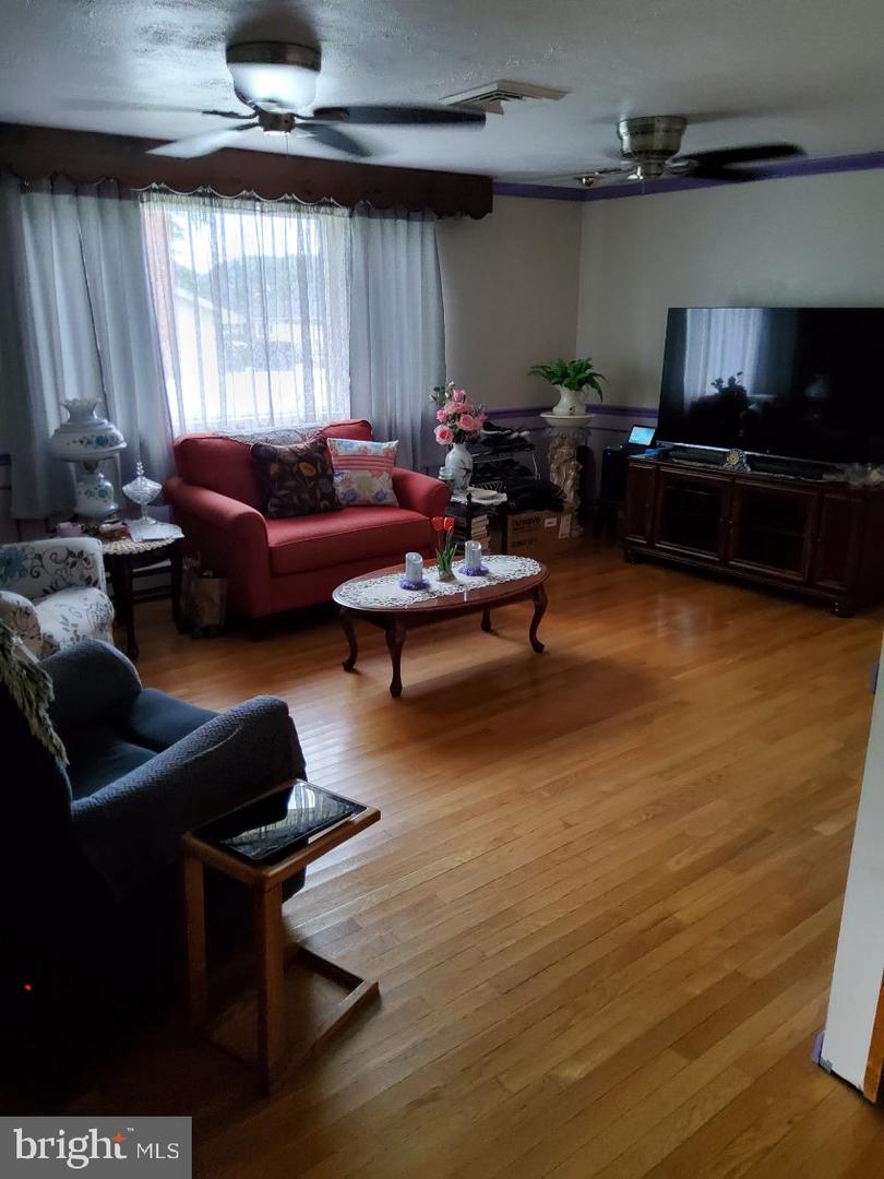 1222 Hillside Rd Property Photo 19