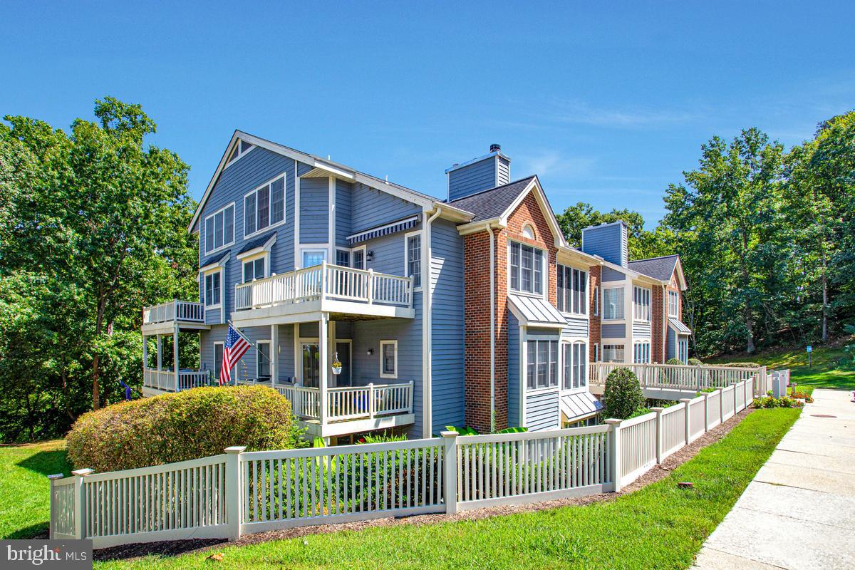 2700 SUMMERVIEW WAY #304 Property Photo 1