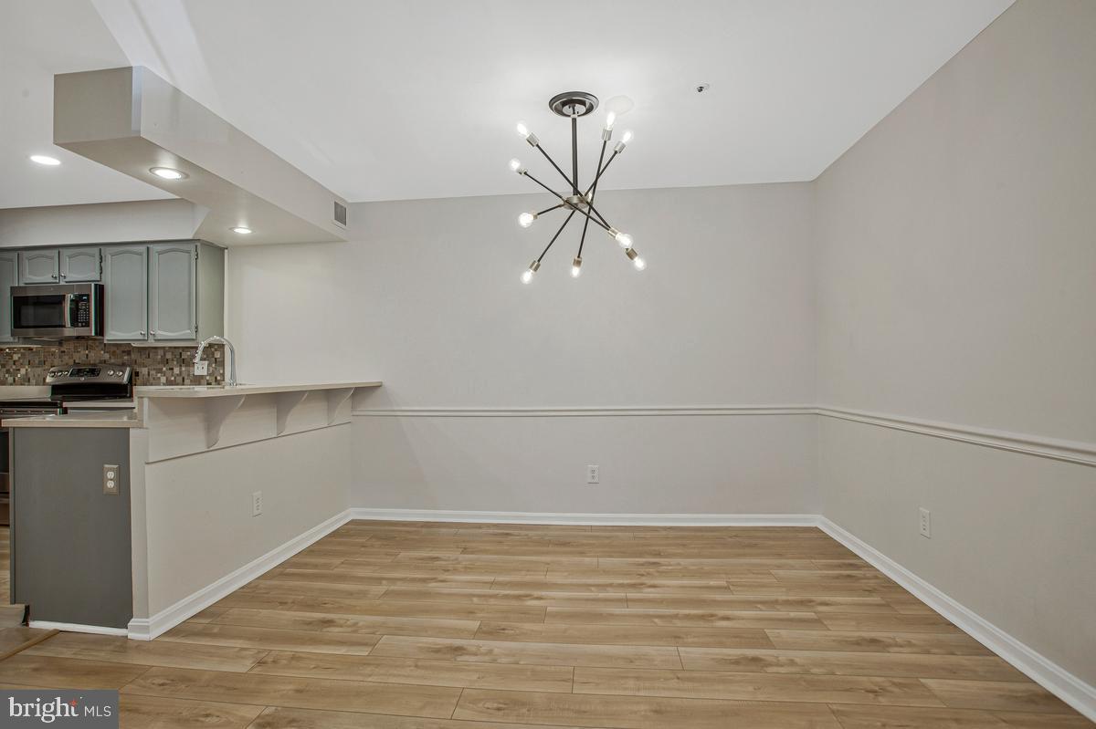 2700 Summerview Way #304 Property Photo 8