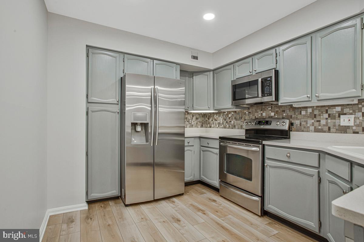 2700 Summerview Way #304 Property Photo 11