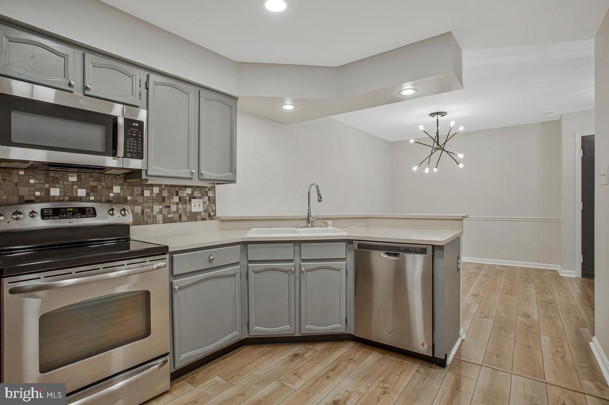 2700 Summerview Way #304 Property Photo 12