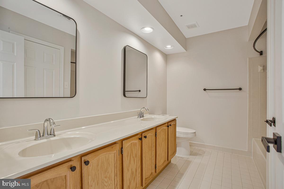 2700 Summerview Way #304 Property Photo 36