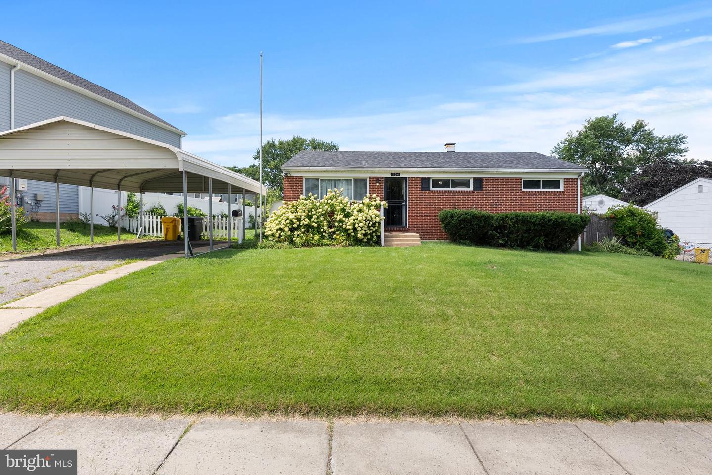 104 Hollins Ferry Rd Property Photo 1