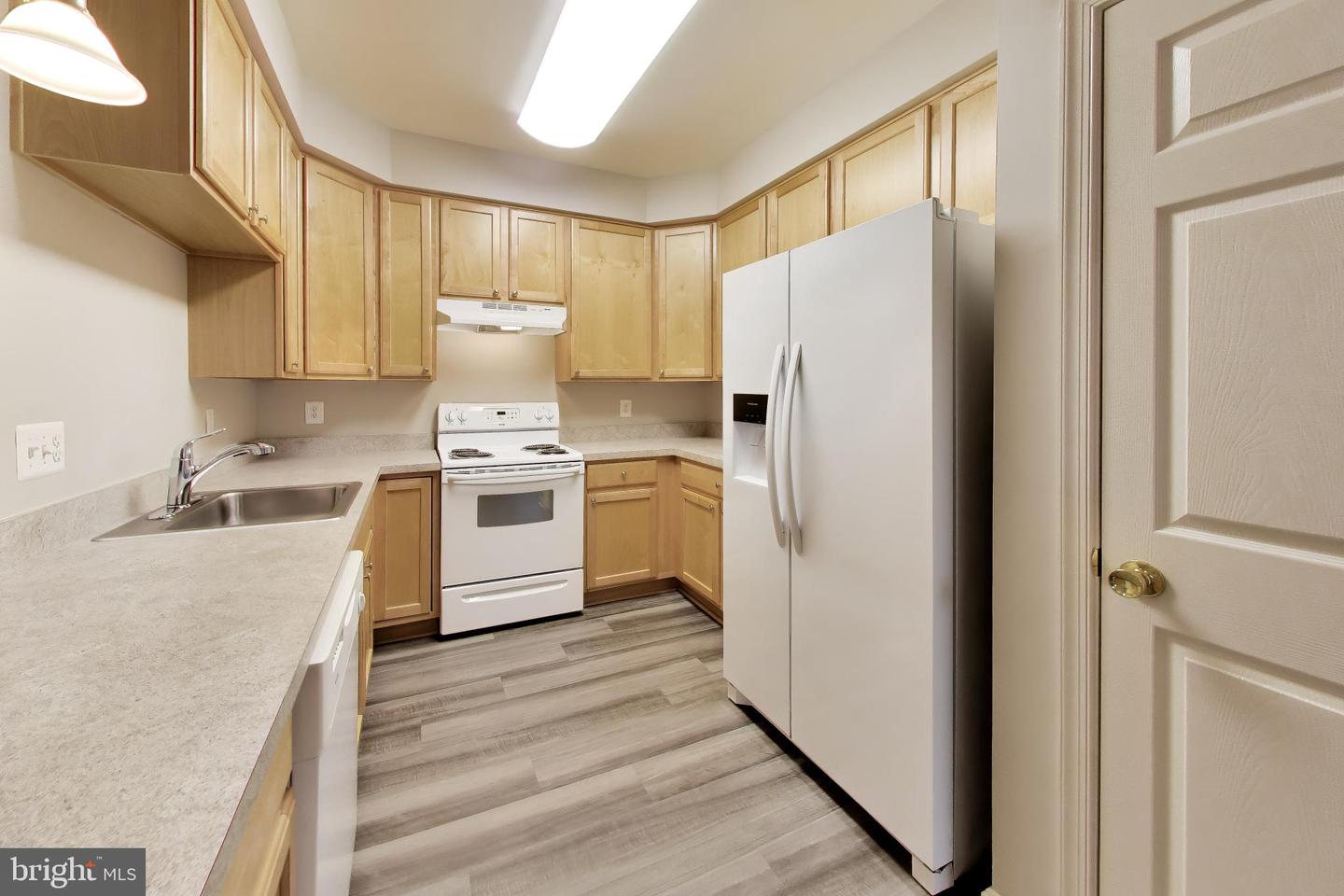 2604 Chapel Lake Dr #202 Property Photo 9