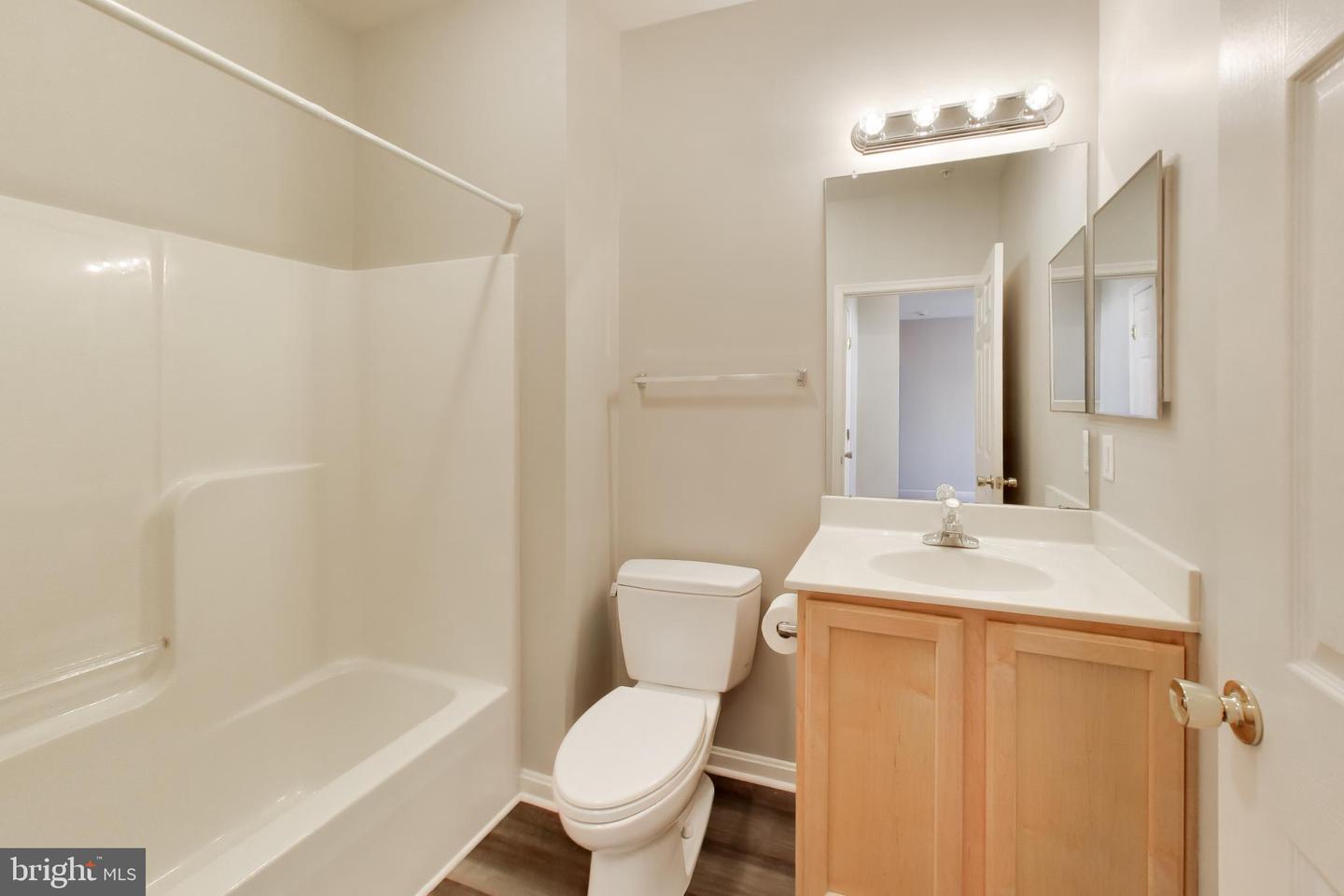 2604 Chapel Lake Dr #202 Property Photo 16