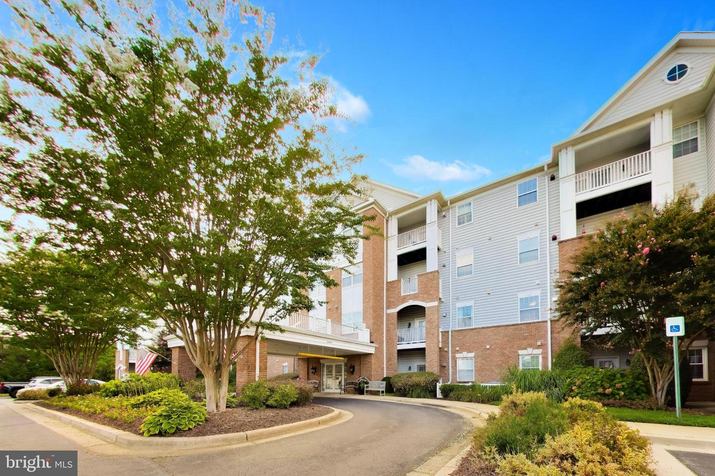 2604 Chapel Lake Dr #202 Property Photo 24