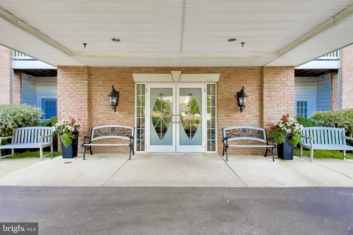 2604 Chapel Lake Dr #202 Property Photo 25