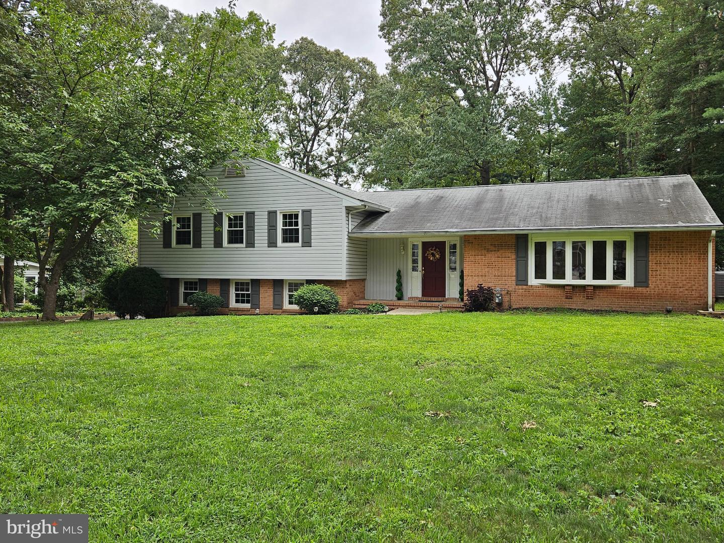 212 OAK AVE