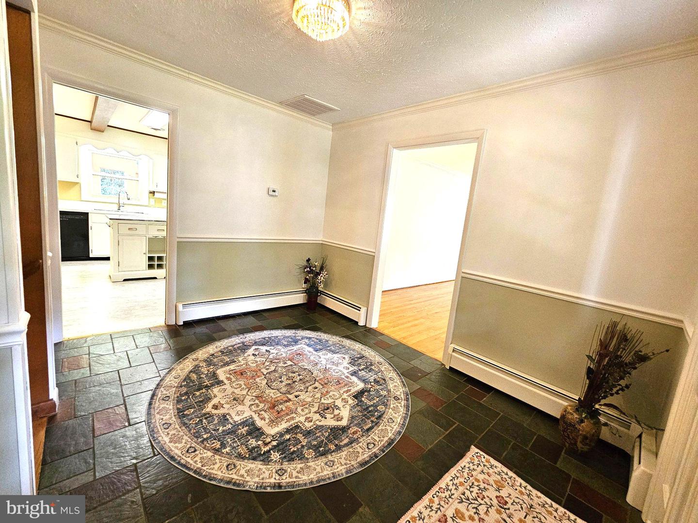 212 Oak Ave Property Photo 6