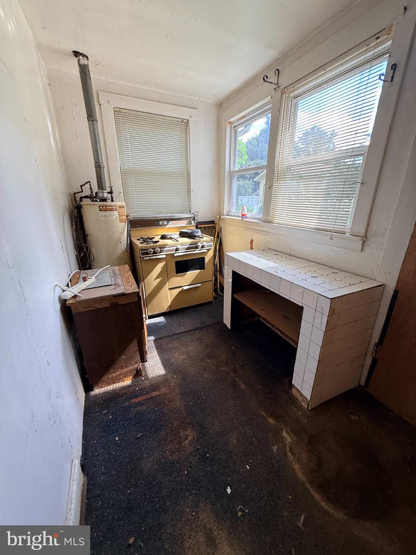 315 Magothy Rd Property Photo 15