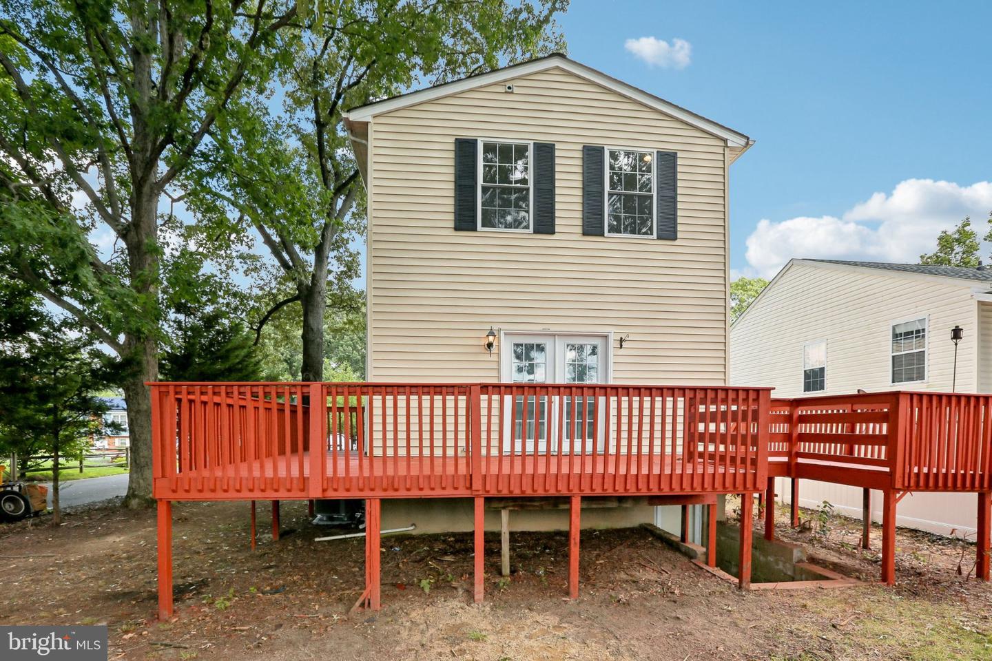 7736 Woodlawn Ave Property Photo 5