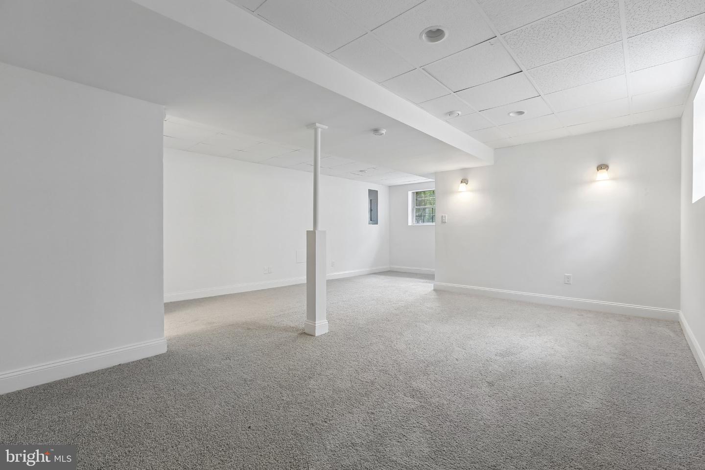 7736 Woodlawn Ave Property Photo 16