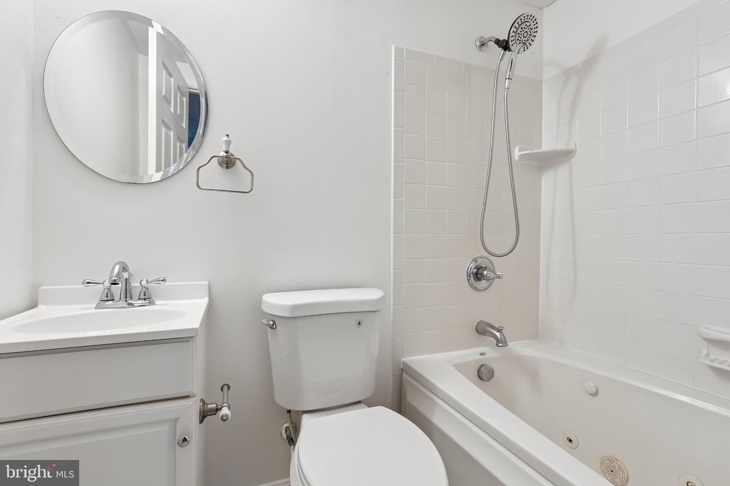 7736 Woodlawn Ave Property Photo 17