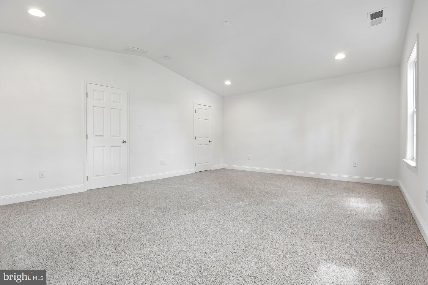 7736 Woodlawn Ave Property Photo 69