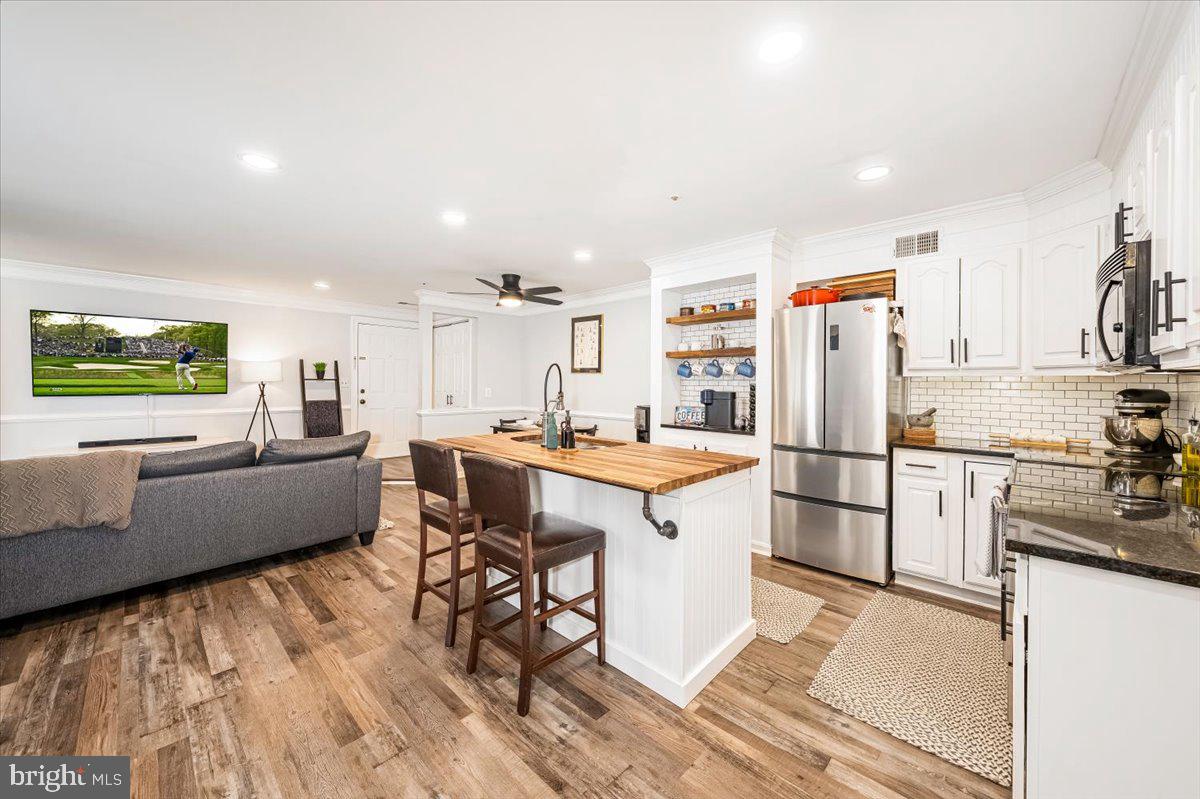 50 Greystone Ct #d Property Photo 9