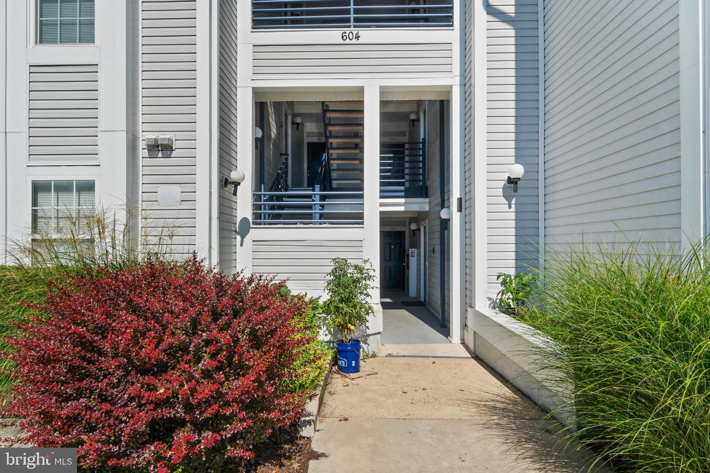 604 Moonglow Rd #304 Property Photo 2
