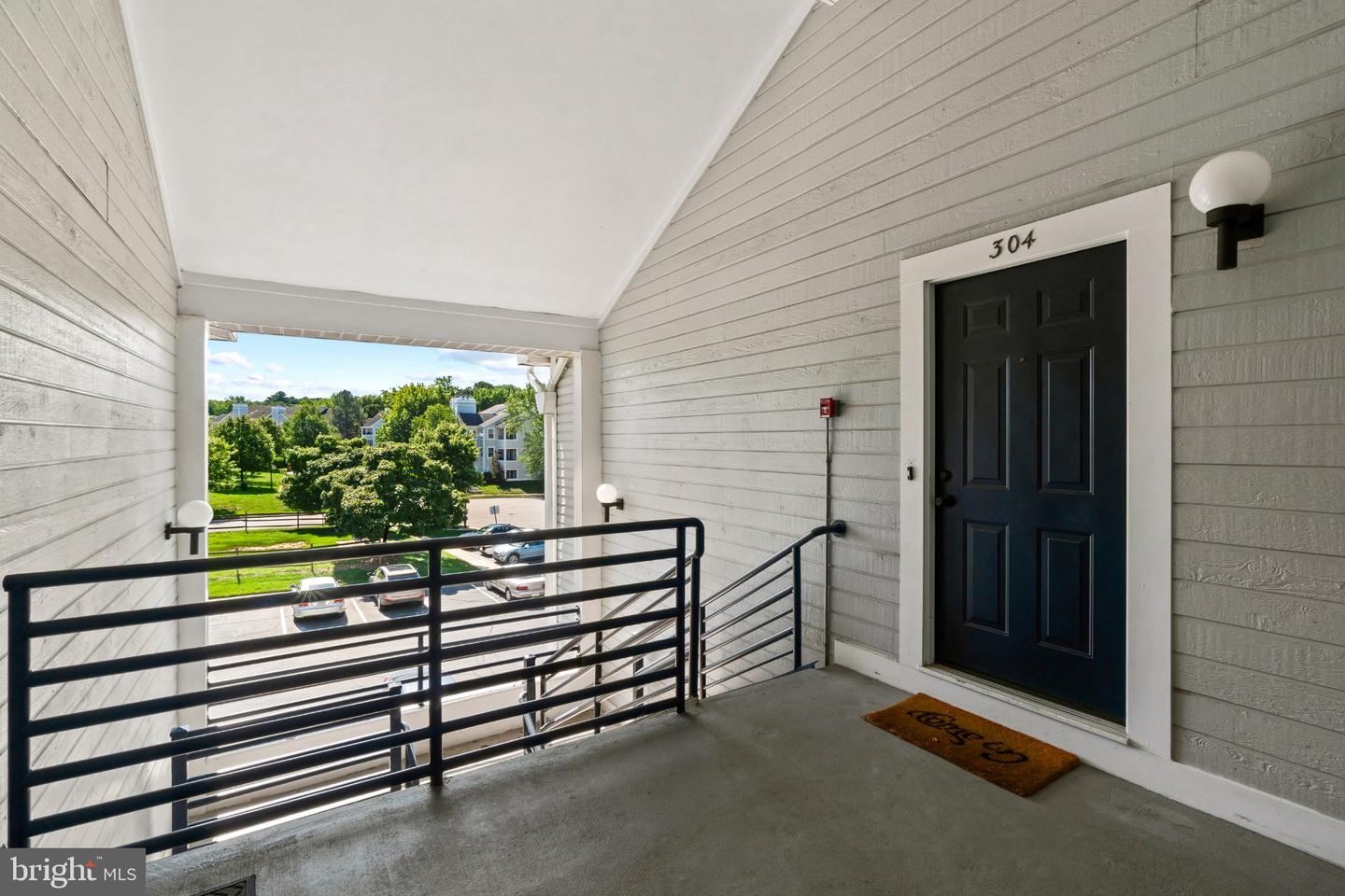 604 Moonglow Rd #304 Property Photo 3