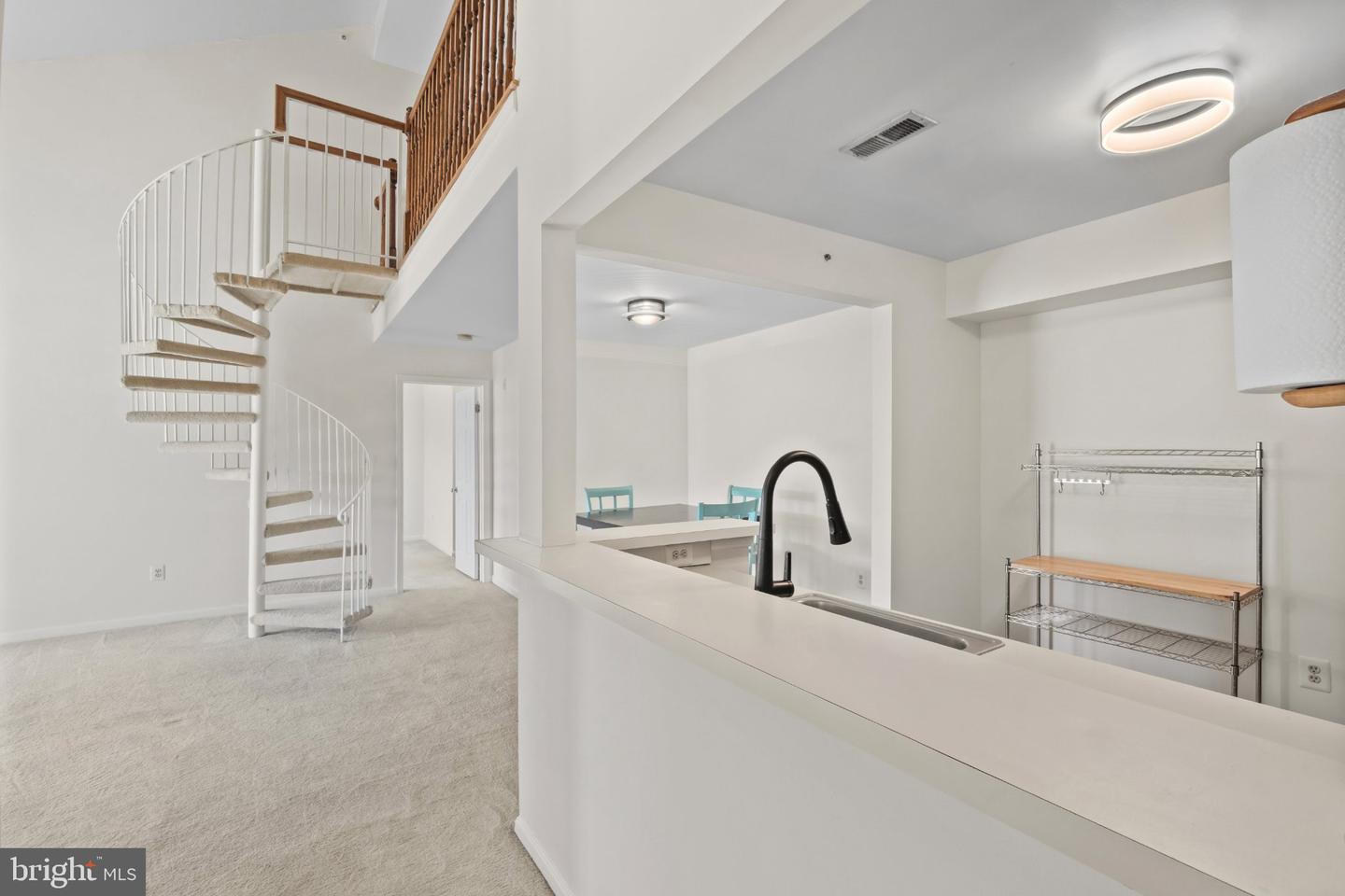 604 Moonglow Rd #304 Property Photo 4