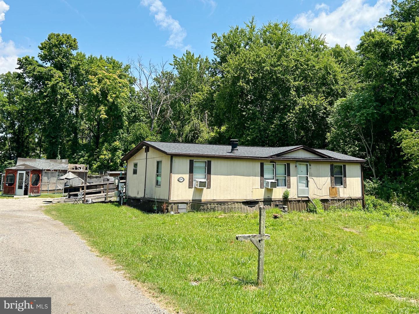 8045 Solley Rd Property Photo 1