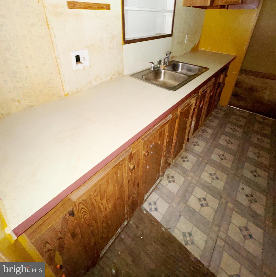 8045 Solley Rd Property Photo 9