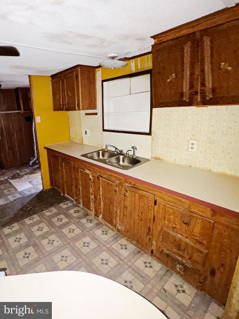 8045 Solley Rd Property Photo 10