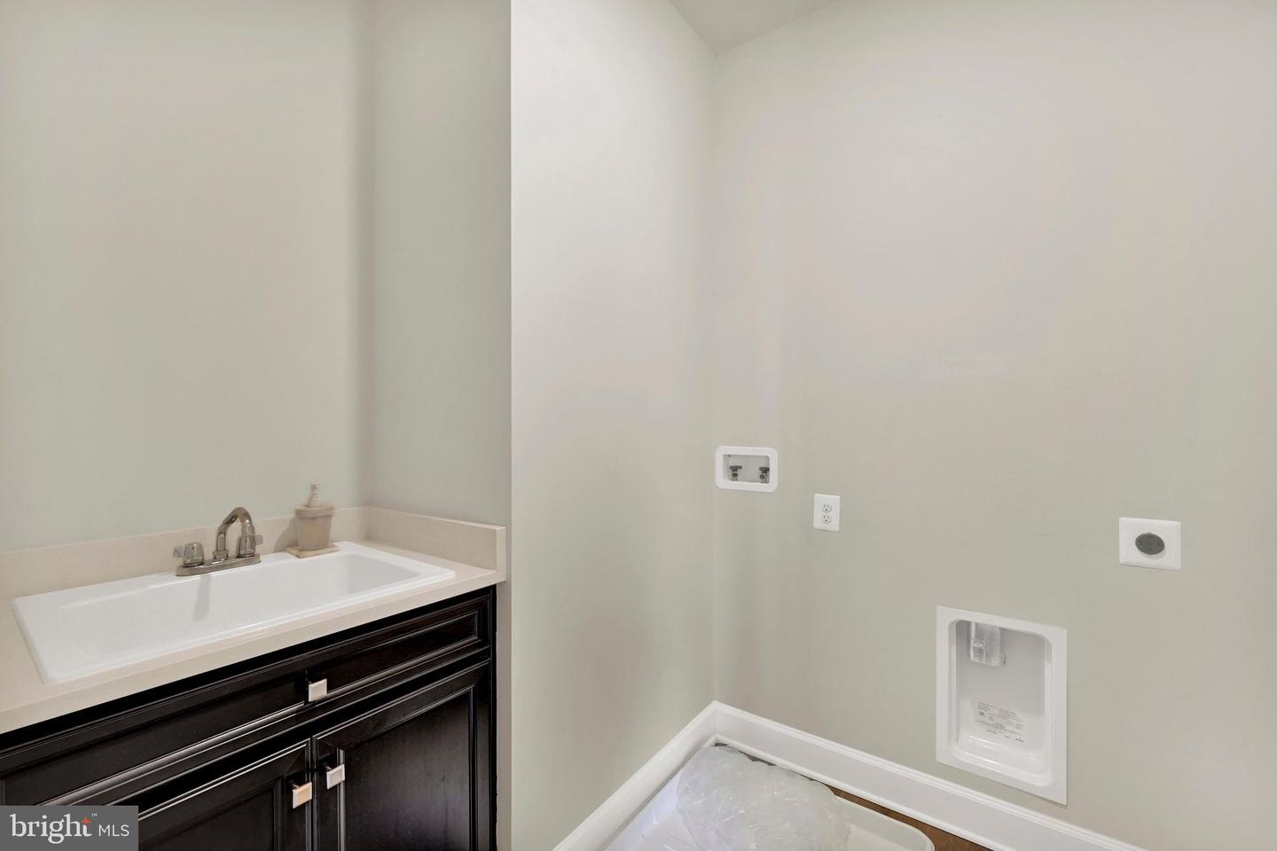 1232 Oleander Way Property Photo 18
